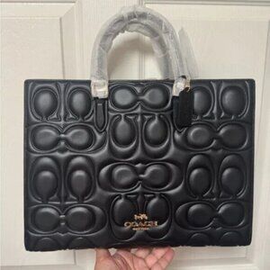 NWT Coach Maggie Tote Bag In Signature Leather CY672 Large size in Gold/Black